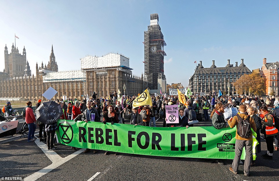 Rebellion Day_Westminster Bridge_17 Nov.jpg